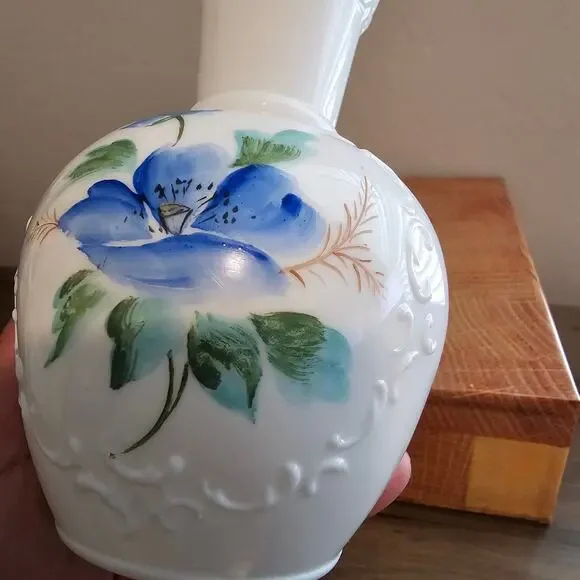 Vintage Hand Painted Floral Vase White Blue 6" MCM Cottage Elegant Renaissance - Picture 10 of 12